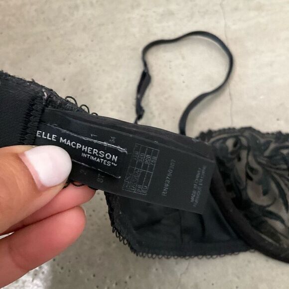 Elle Macpherson Lace Bra - Picture 3 of 4